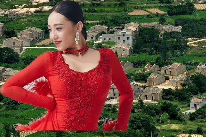 红色妖姬说着，手掌慢慢收拢，那风魔小次郎的颈骨直接被捏断