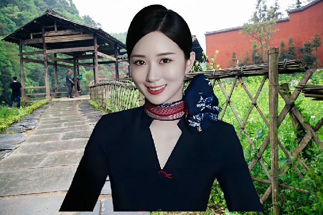 鼻喷火焰，生有八臂，浑身黝黑，身高百米的，是大明王