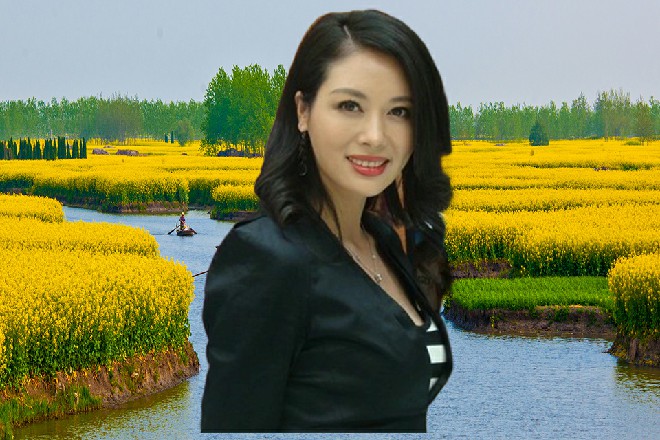 苏曼s说完，拍掉手上的灰尘，点起一根香烟来，慢慢抽了一口