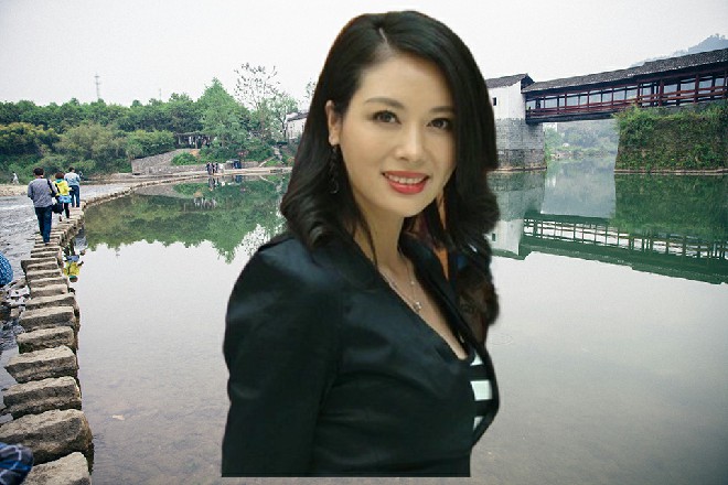 当光芒散去的时候，巴囚拉整个人被烧焦，缓缓下坠