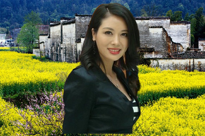 苏曼s打开牢门之后，对露露说道：我们现在就可以逃出去了