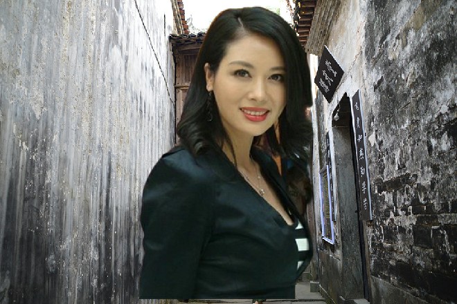 苗甜白了红色妖姬一眼，今天是七夕好不好，咱们华夏的情人节