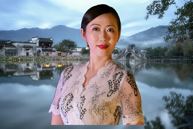 苗甜看着一身黑西装白衬衫的红色妖姬，忽然捂住了自己的嘴巴