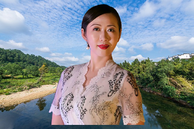 他盘腿坐在了地上，然后双手抱圆，开始运转自己的麒麟劲