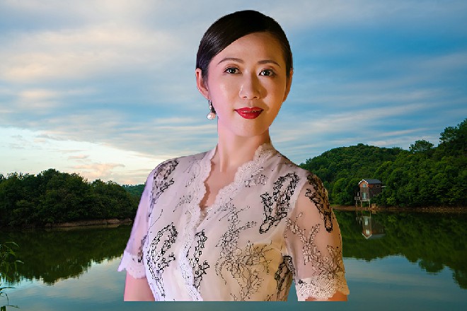 说着，毕加索一挥手，神族大舰上的武器统统对准了下面