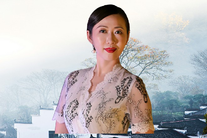 若依的身体顿时就飞了出去，然后摔在了外面的广场上面