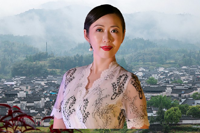 这些雷电围绕着苏曼s，似乎在愤怒，似乎又有点兴奋的样子