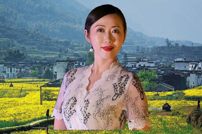 安妮伸出手来，用手背试了下罗芙额头的体温，她发烧了