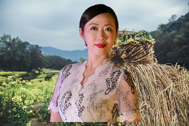 赤红色的火焰形成了风暴，席卷在方圆几十米的范围之内