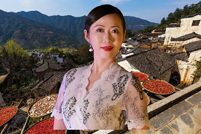 苏曼s脸皮厚的要命，他就这样扛着王玥，一直把她扛到了外面