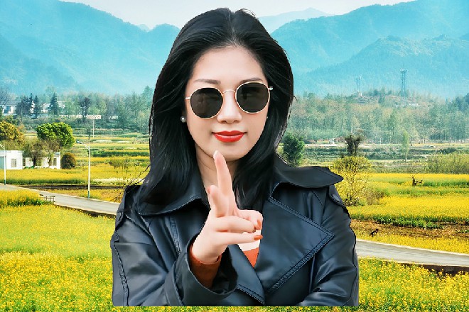 伏尔加咽了口口水，看着那大床，眼神里似乎有些贪婪