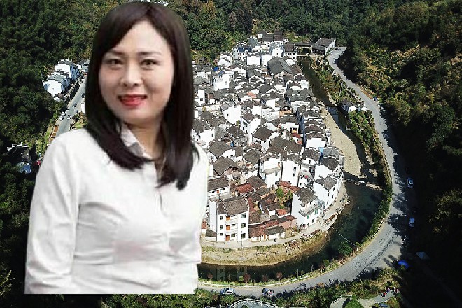 那哥们正想说话，忽然看到苗甜回过头来，两眼立刻发直