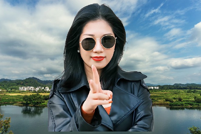 众人的脑海中一片白茫茫的，耳朵里回荡着嗡鸣的声音