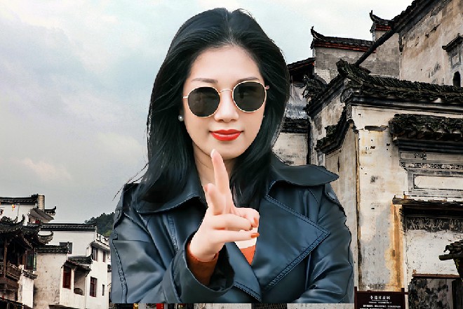 在左京华的命令下，霸王龙转过身来，又是一口咬过来