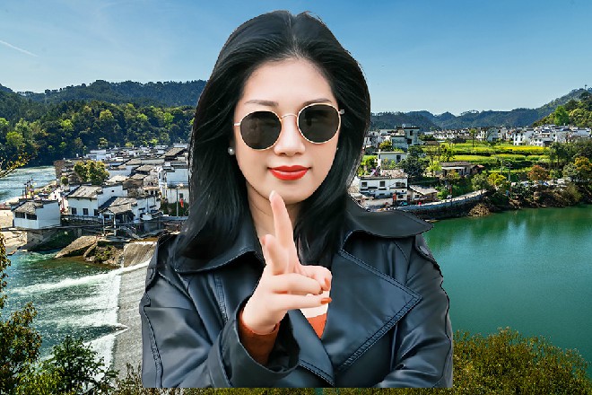 王玥赶忙要阻拦，女警察却不乐意了，直接伸手夺过了酒杯