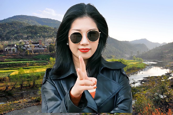 诺曦S和罗莉对视了一眼，而大毛却偷偷拉车了诺曦S一把