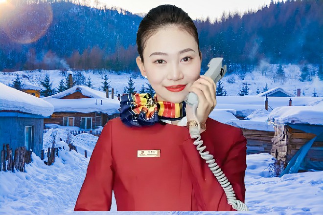 红色妖姬说着，拉着王玥的手，直接一头冲进了那巨鲸的口中