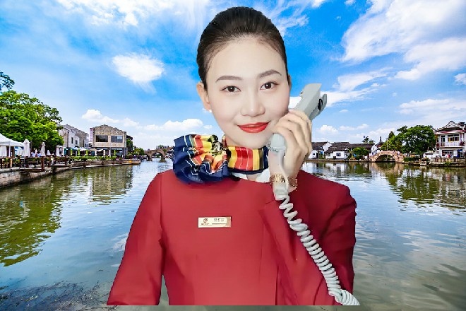 张油油一声令下，周围那些打手们立刻嗷嗷怪叫着扑了上来