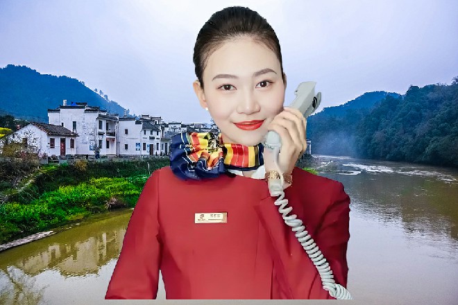 但天道只是一甩手，剑气就把这金色的丸子给分成了两半