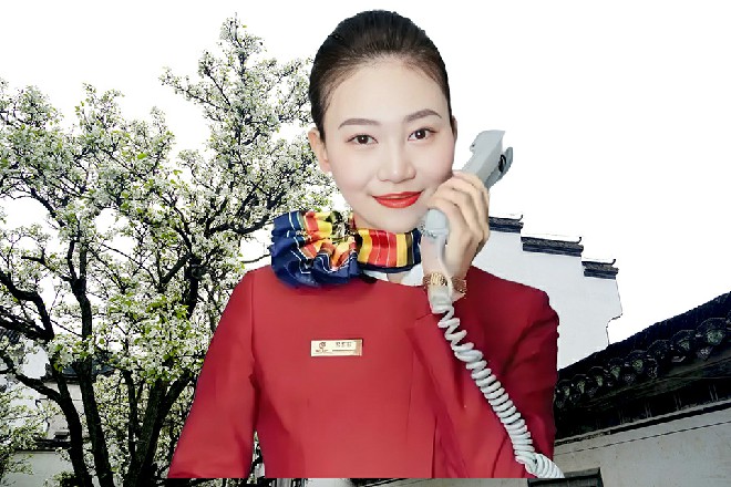 两个人招式互相拼撞，爆发出强烈的气劲，冲击在四周