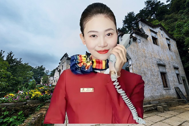 诺曦S说着，伸出双手来，抓起了一把蓝色的方天画戟