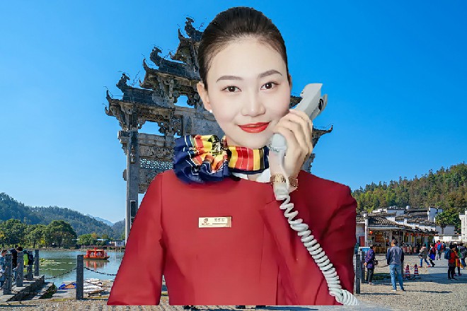 没什么，你的胸很大嘛，似乎有点增生，我帮你看看怎么样