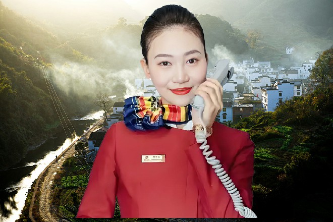 过了能有一分多钟，那庞然大物在黄沙中显出了真身