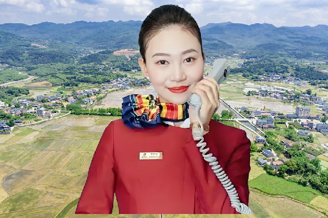 看到站在旁边，一个个气势汹汹的向南他们，何素笑了