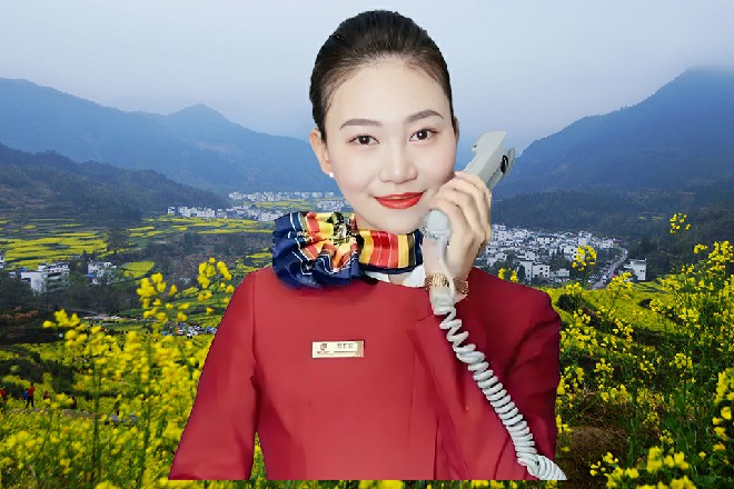 这个男人的眼睛是罕见的红色，明显过去是个魔道的修炼者