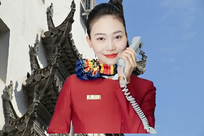 苏曼s背后的火焰翅膀一拍，整个人化作一团火球，撞进网中