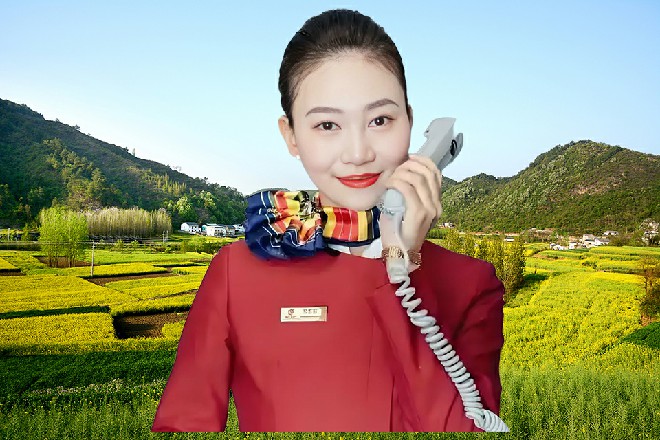 玫瑰男似乎很兴奋，枪声不断响起，子弹追逐着红色妖姬的身影