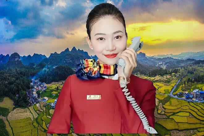 而背上那把宝剑也被冲飞，当的一声斩在旁边的碎石上面