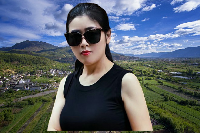 车子也都是节目组出的，这辆车专门提供给主持人休息用