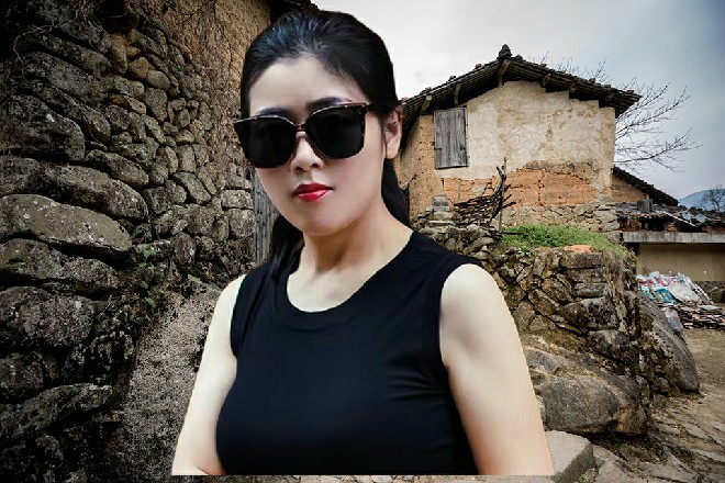 眨眼之间，一道雷鞭忽然向着旁边的董晴他们抽了过去