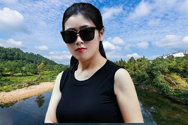 苏曼s摇摇头，不知道于波葫芦里卖的什么药，又回去吃饭去了