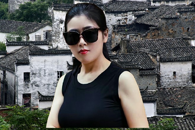 说着，希尔举起了自己的红酒杯，似乎已经准备庆祝了一样