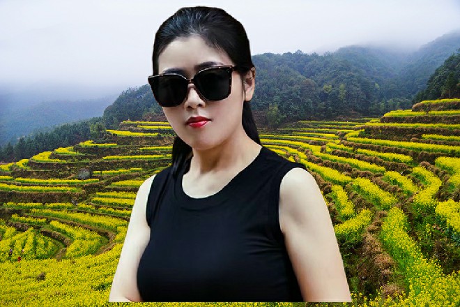 苏曼s似乎明白了什么，他看着小辣椒，小辣椒，难道你是，