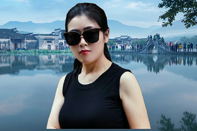 红色妖姬看了一眼远处山崖上博尔学院的人，意味深长地说道