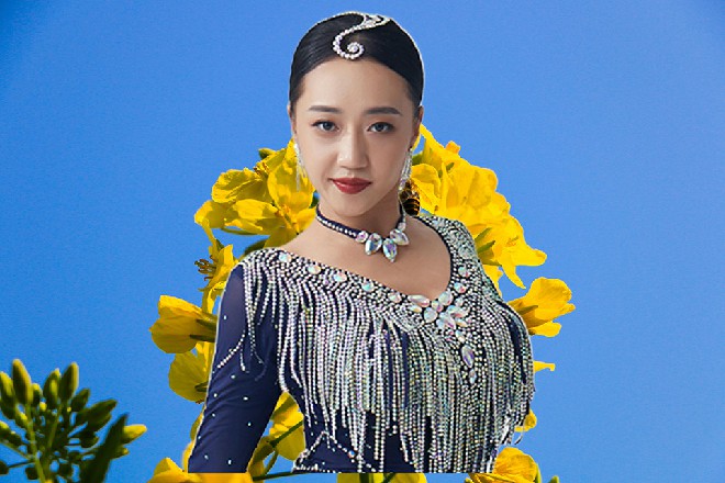 红色妖姬有点愤怒，我可是你的救命恩人，你不是最讲道义了么