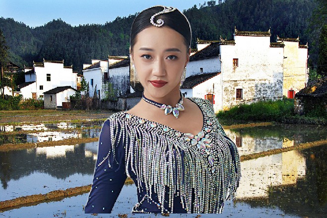 不只是林雪在，王玥此时也挥舞着球杆，打了一杆漂亮的远球