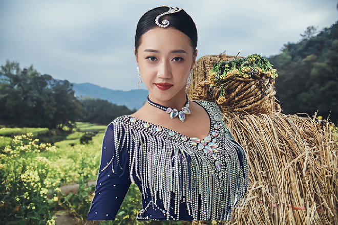 这三枚银针竟然破掉了伊轩的明王身，扎在他的胳膊上