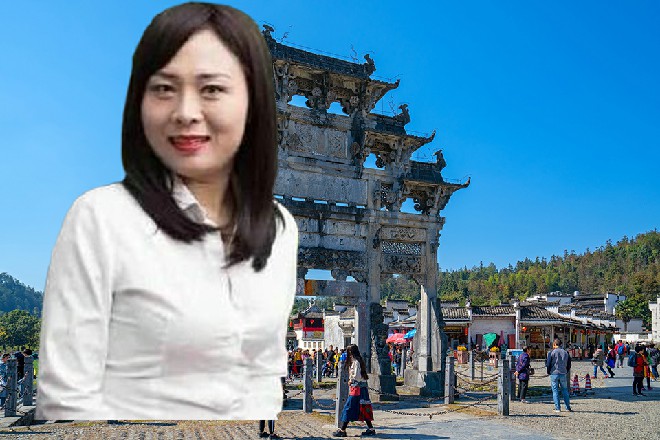 魔女似乎很开心，不过我奉劝你，还是不要往前走了