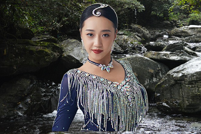 耳边响起了王玥的声音，这丫头的法术果然是很方便啊