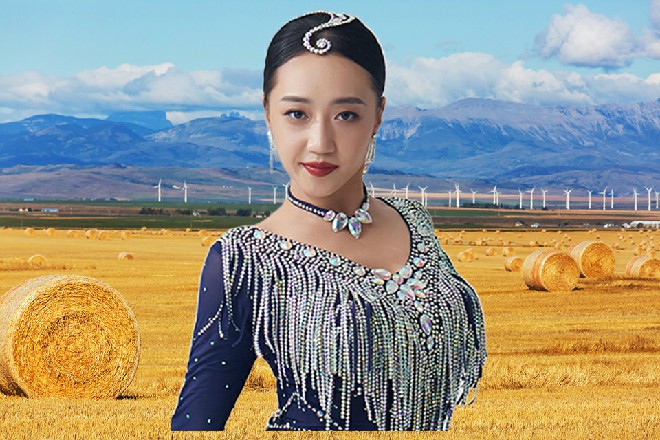 毕竟是植物，多少还畏惧火焰，那些藤蔓不敢伸过来