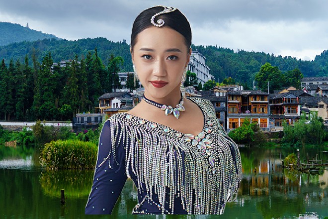 我觉得你的气质，其实更像是管家，不如再买一身西服好了