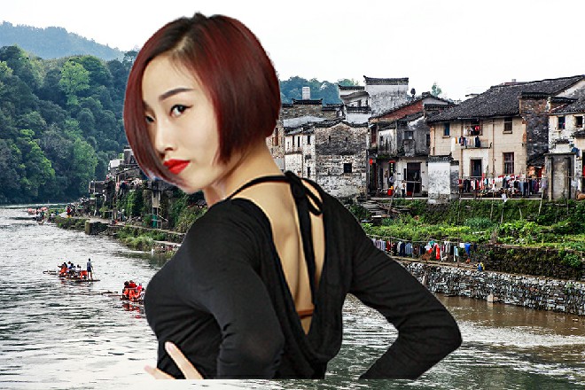 苏曼s路过她身边，隔空弹了下手指，气劲点在了她的穴位上