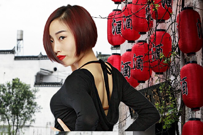 艾米利亚伸手指着远处的恶魔，那不就是最好的证据么