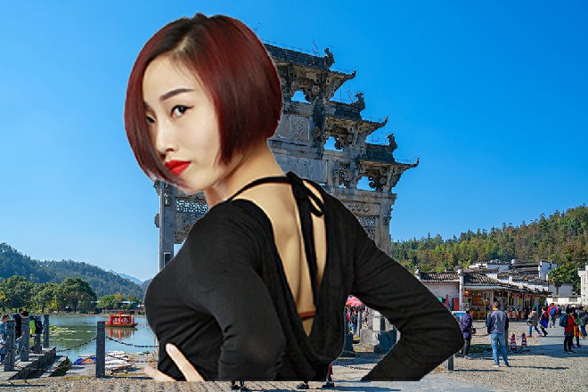 董晴狠狠一瞪大毛，大毛却嬉皮笑脸地，伸出了一个剪刀手