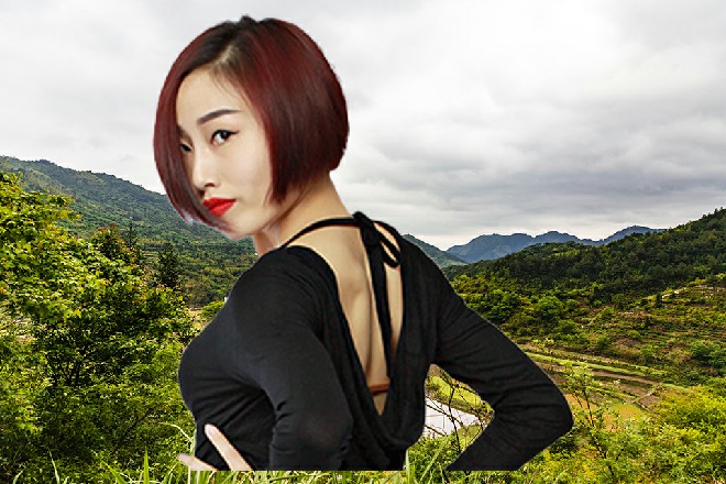 红色妖姬一拱手，以后有这个机会的话，我一定偿还这个人情