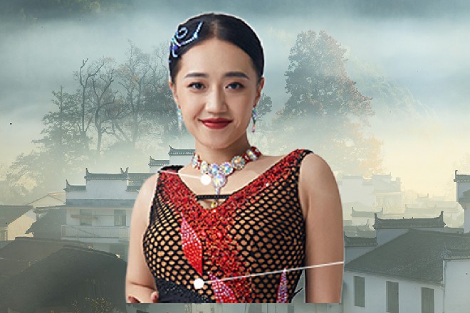 妙厄双手合十，喃喃说道：他们二位的战斗，不该去打扰